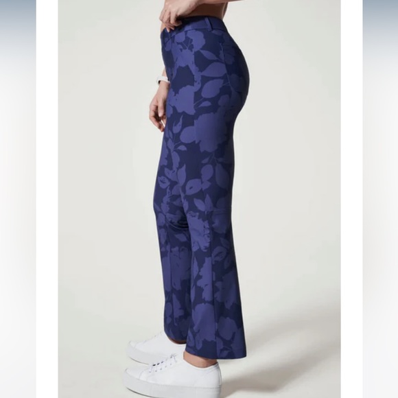 Spanx Sunshine Kick Flare Pant | Spanx Sunshine Pants | Golf Pants | Beach Pants - Picture 2 of 8